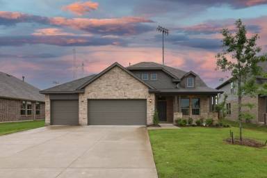 Main picture of 905 Hopper Ln