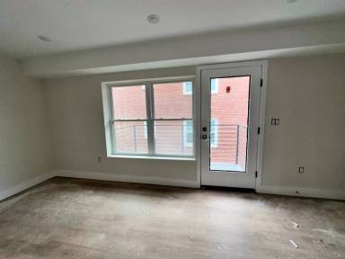 Main picture of 945 52nd St NE