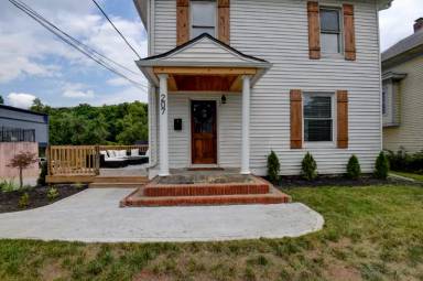 Main picture of 207 East St