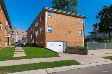 Main picture of 2806 E 76th Pl