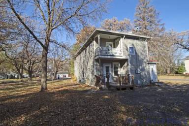 Main picture of 671 Independence Ave N