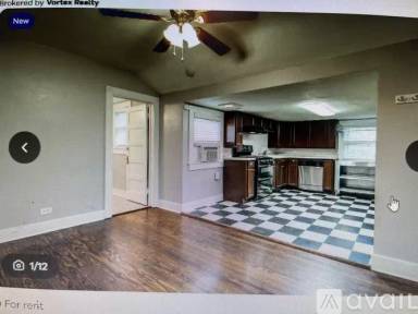 Main picture of 904 Belknap Pl
