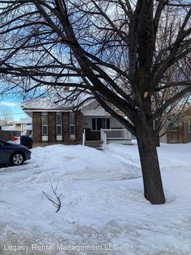 Main picture of 138 N Center St
