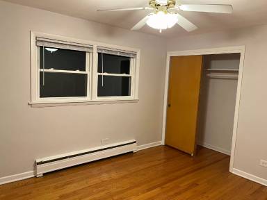 Main picture of 3004 W Touhy Ave