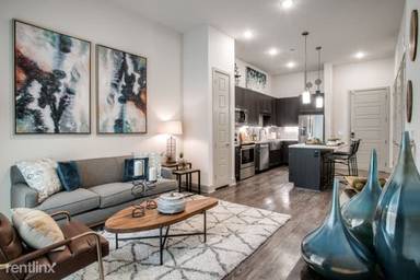 Main picture of 900 Singleton Blvd
