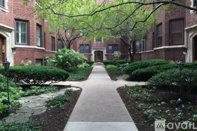 Main picture of 535 W Brompton Ave