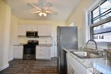 Main picture of 15 Penhallow St