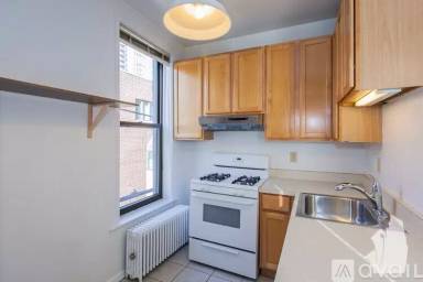 Main picture of 1220 N Dearborn St