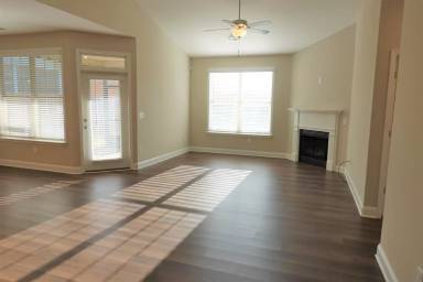 Main picture of 293 Foxbank Cir