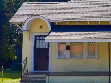 Main picture of 448 W Railroad Ave