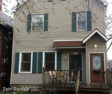 Main picture of 1220 W 11th St