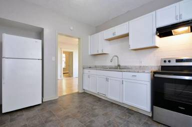 Main picture of 61 Delos St W