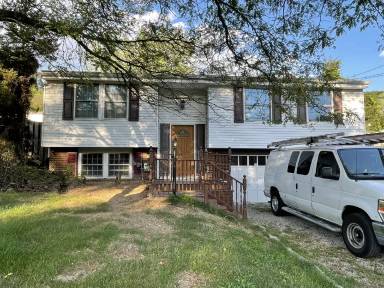 Main picture of 493 Rainier Dr