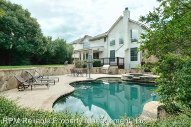 Main picture of 206 Chesapeake Bay Ln N