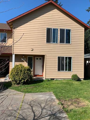 Main picture of 17235 SE Woodward Ct