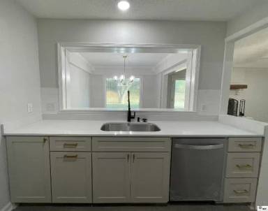 Main picture of 121 Clearwater Cir