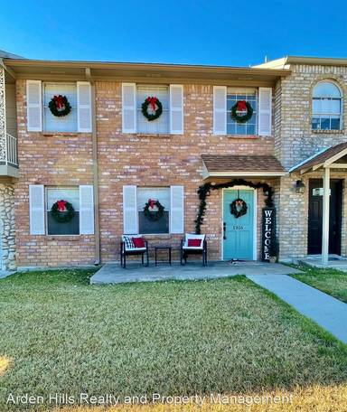 Main picture of 1916 Leslie Dr
