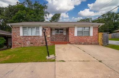 Main picture of 822 N Hughes St