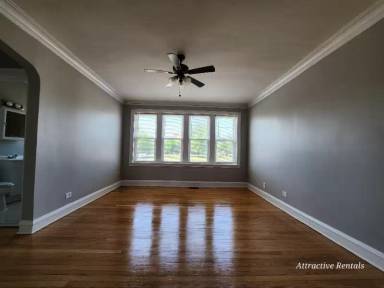 Main picture of 1355 W 90th St