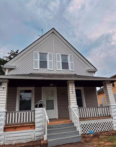 Main picture of 3420 W 49th St