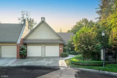 Main picture of 2555 W Bluff Ave