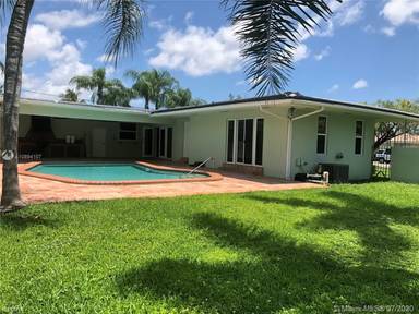 Main picture of 4710 SW 84th Ct