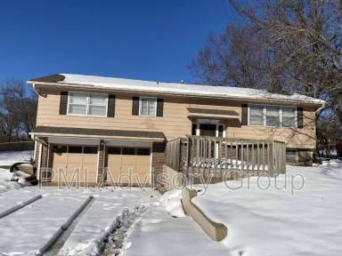 Main picture of 340 NE Edgewood Dr