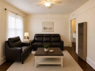 Main picture of 521 E Olive Ave
