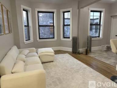 Main picture of 1066 Commonwealth Ave