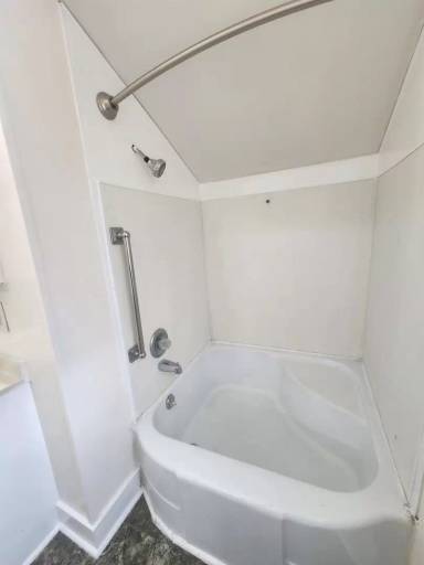 Main picture of 127 N Gladstone Ave