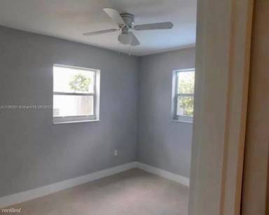 Main picture of 830 N 69th Ave