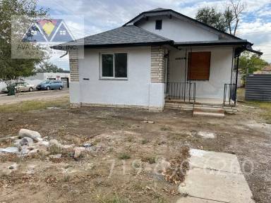 Main picture of 1540 E 13th St