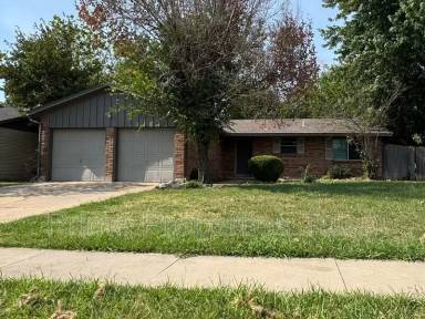 Main picture of 10853 E 33rd Pl