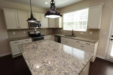 Main picture of 1405 Regents Ln