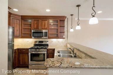 Main picture of 7411 Herschel Ave