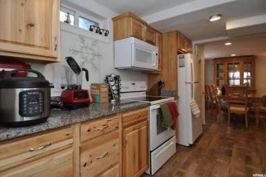 Main picture of 512 E 5900 S