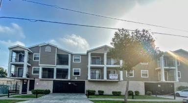 Main picture of 840 Martin Luther King Jr Ave