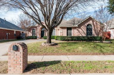 Main picture of 1416 Carriage Ln