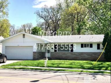 Main picture of 2536 E Cherry St