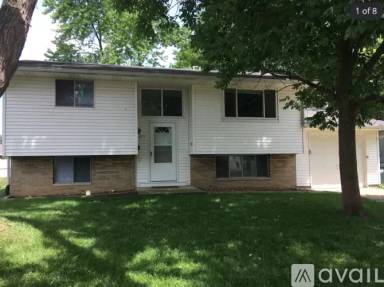 Main picture of 571 Maplecrest Dr