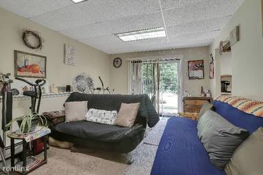 Main picture of 2198 Greenville Tpke