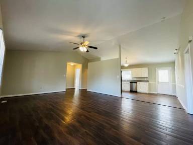 Main picture of 2499 Brookwood Rd