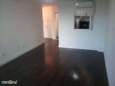Main picture of 490 Ocean Pkwy