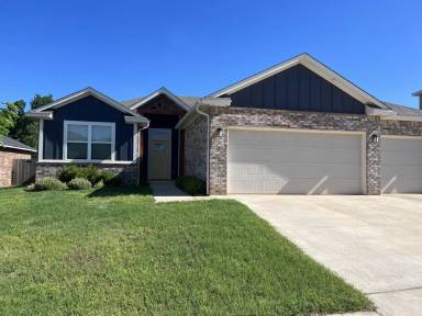 Main picture of 509 NW 183rd St