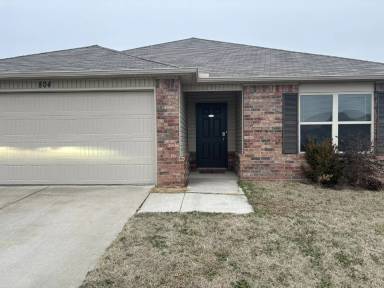 Main picture of 804 NW 68th Ave