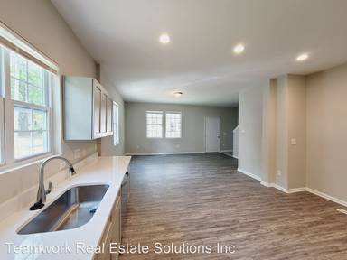 Main picture of 903 W Main Ave