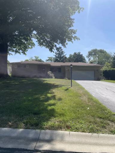 Main picture of 8476 Myrtlewood Ave