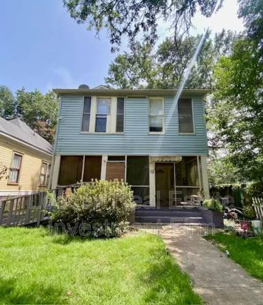 Main picture of 533 Merrick St