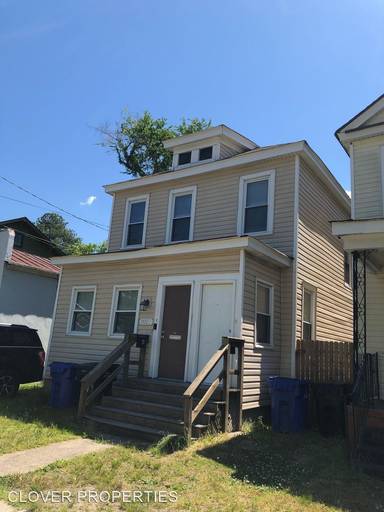 Main picture of 810 Dinwiddie St