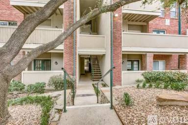 Main picture of 8601 Park Ln